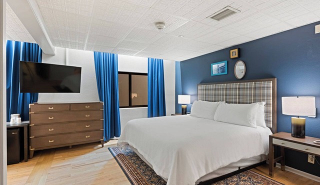Comfortable Downtown Suites With Contemporary Boutique Charm | 4 Units