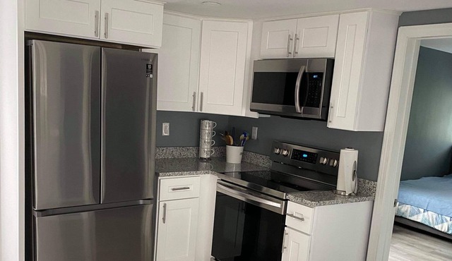 Completely renovated house near lake