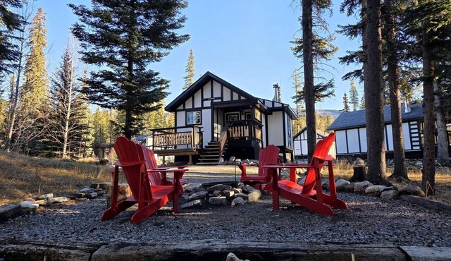 Cottage Rental with Fire Pit Perfect for Four Hidden in the Canadian Rockies of Alberta