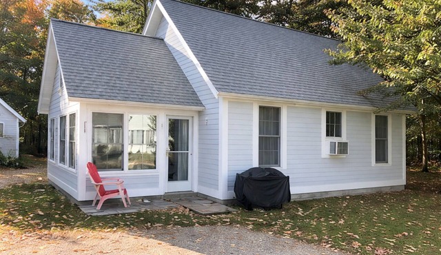 Cottages at Summer Village, fully furnished cottage, Wi-fi, heated pools, hot tub