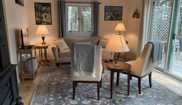 Coveside Cottage-on the shore overlooking Bass Hbr