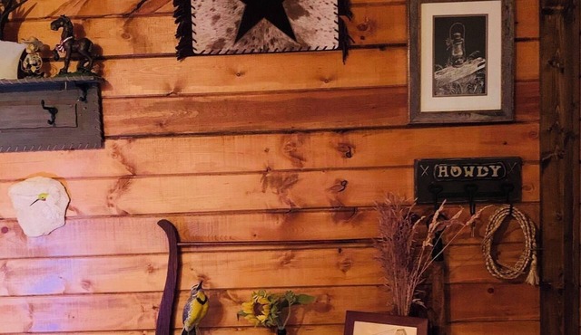 Cowboy Glamping - 1 room Bunkhouses for 2ppl