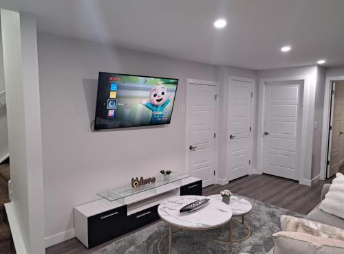 Cozy 2 Bedroom Walkout Basement