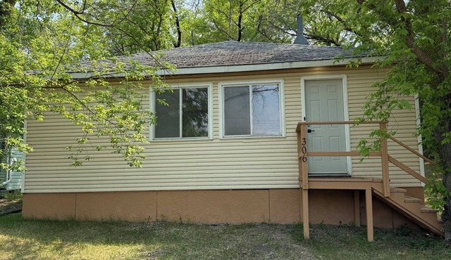 Cozy 2BD Retreat Near Danceland in Manitou Beach