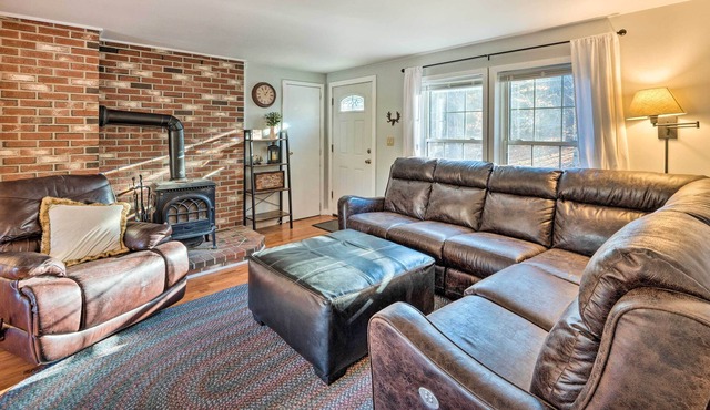Cozy Bartlett Home w/ Views: 3 Mi to Skiing!