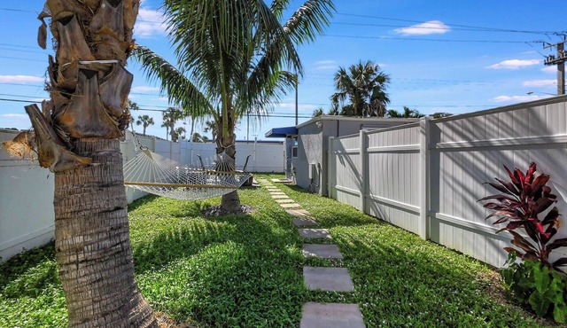Cozy Cottage 5 Min to Beach Perfect for Couples