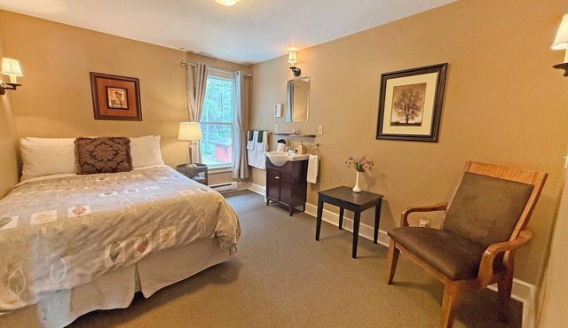 Cozy Forest View Room with Double Bed - Rm 10