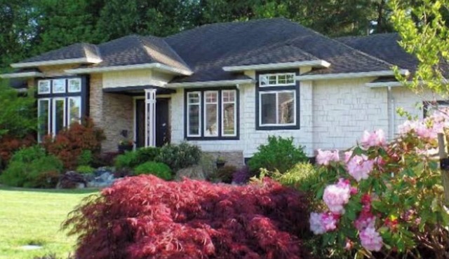 Cozy like home Rural feel in urban area central to sightseeing . Close to shops