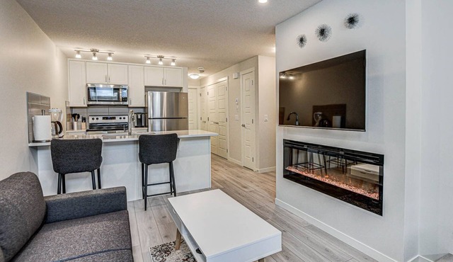 Cozy New Suite in South Calgary