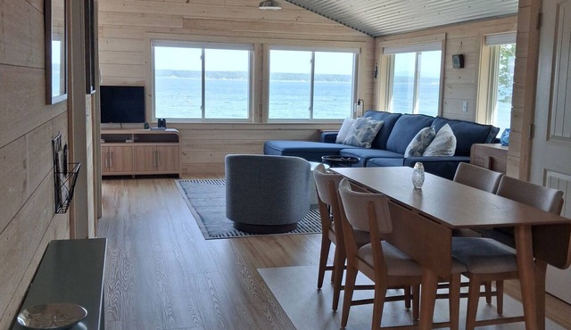 Cozy Ocean Front Cottage with Private Beach, Overlooking Acadia National Park