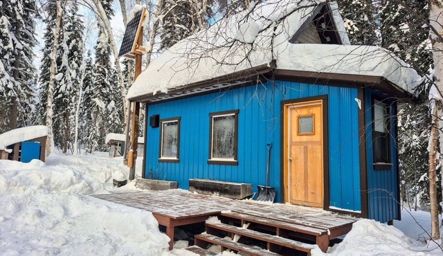 Cozy Off-Grid Cabin in West Dawson! Experience this unique lifestyle!