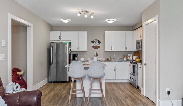 Cozy One Bedroom Suite in Quiet Subdivision in the Eastern Hillsides