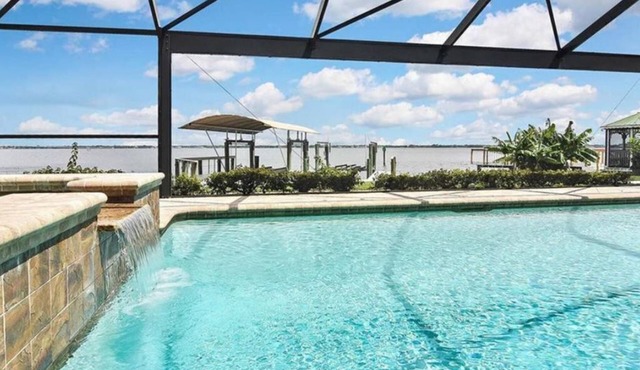 Cozy riverfront home w/panoramic views, private pool/spa & dock!