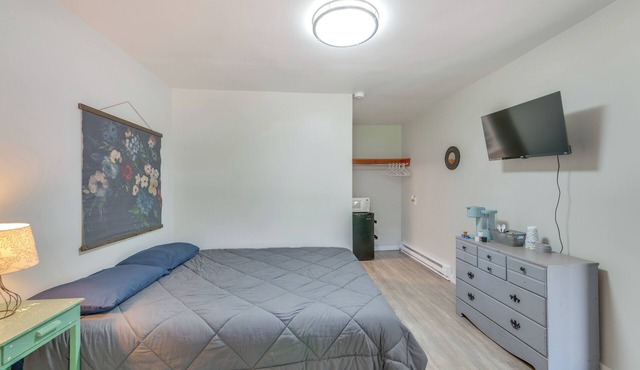 Cozy Room Near Schroon Lake Marina, Town & Beach!