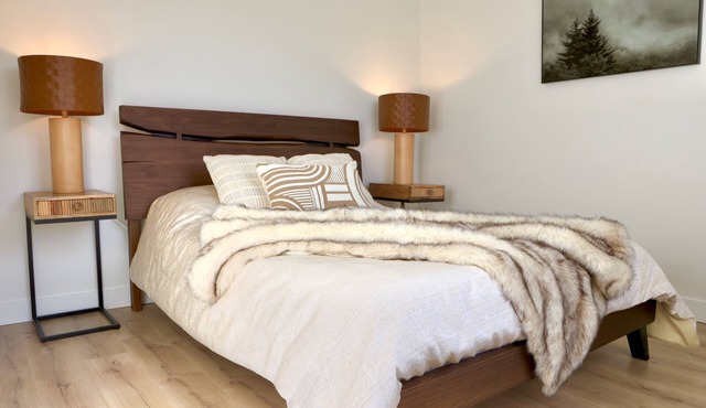 Cozy Shawnigan Lake Carriage House