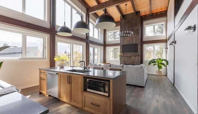 Cozy Timberframe Holiday Home