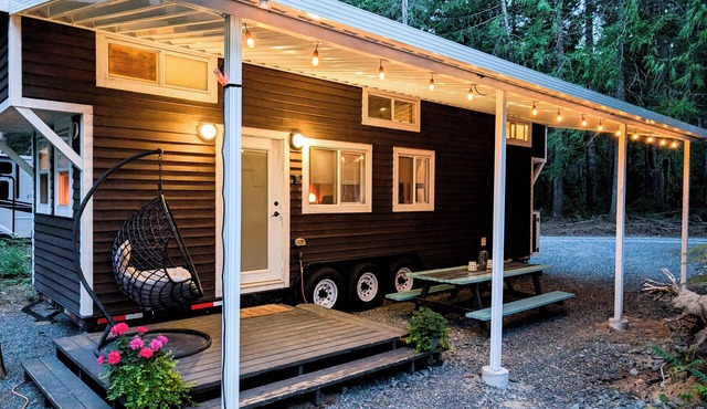 Cozy Tiny Home - Farm Stay - Near Qualicum Beach