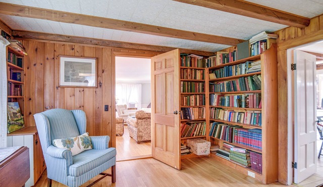 Cozy Vacation Rental Home Near Lake Winnipesaukee!