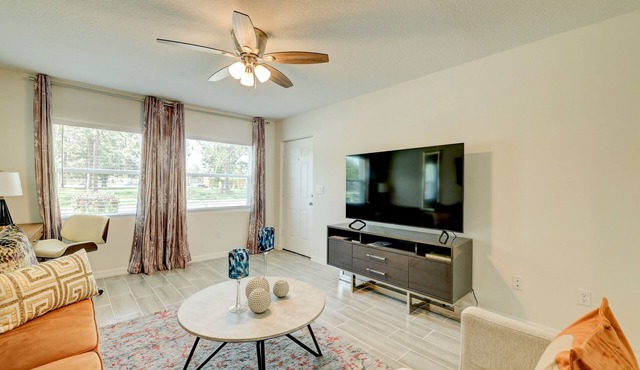 Cozy Villa #4, 3 minutes from Downtown & 10 minutes to the Beach