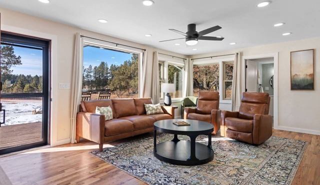 Custer Gem, , Spacious Cabin with Hot Tub and Games