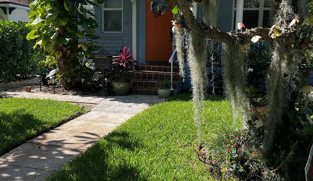 Cute and charming home in Historic neighborhood