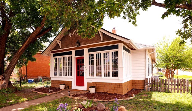 Cute Colorful Craftsman w/Central Air