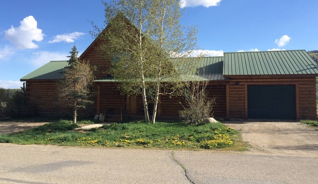 Cute home in CB South, overlooking river, amazing views and fishing access!