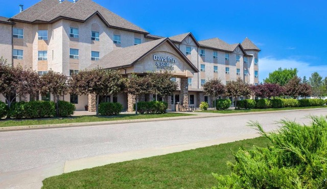 Days Inn & Suites by Wyndham West Edmonton