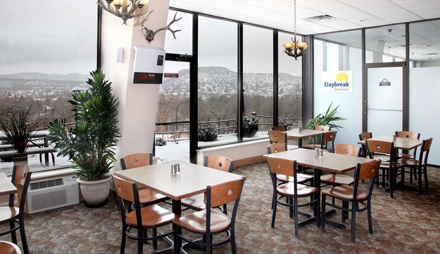 Days Inn & Suites by Wyndham Trinidad