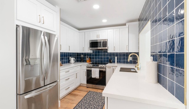 Dazzling New Full Remodel! Heated Pool, 4 miles to Downtown Delray and the beach