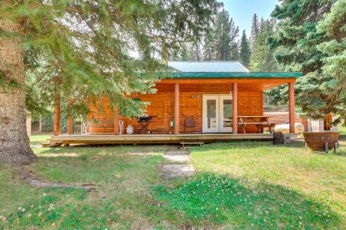 Deadwood 'Wolf Cabin' w/Fire Pit & Grill