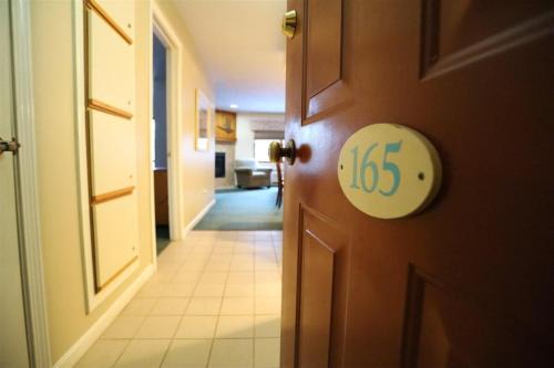 Deer Park Condo 165D Vacation Rental near Loon Mountain