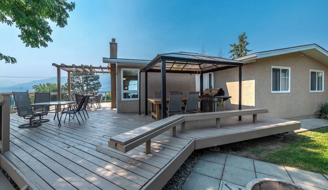 Delightful Sunny Okanagan Lakeview Naramata Bench Home FarmStatusnoRestrictions