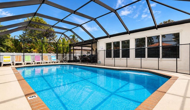 Deluxe 5BR Villa Heated Pool near Hollywood Beach