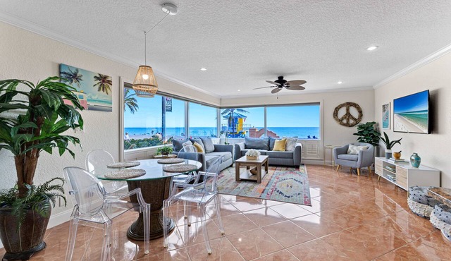 Direct Ocean View & Beach Access + Free Parking