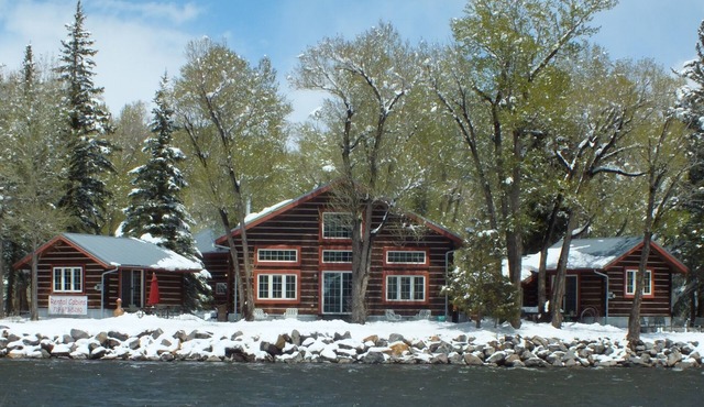 Discount Golf, Free Kayaking, Rafting and Snowshoeing