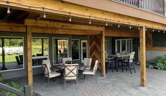 Dragonfly Inn, Walkout Suite.