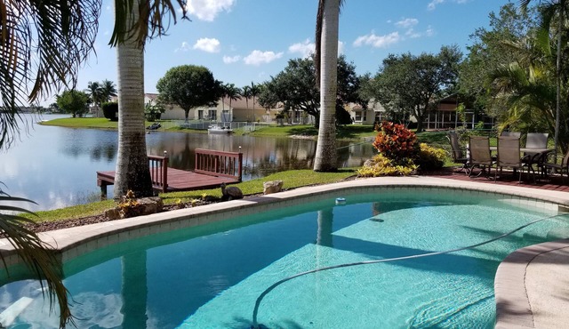 Dream Vacation House In Pembroke Pines with heated pool