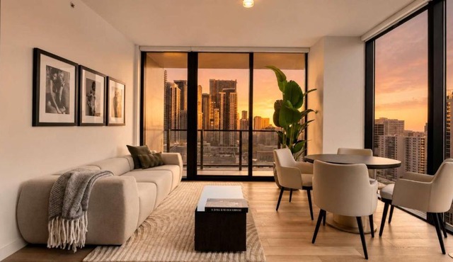 E11EVEN Elite Suite with Resort Amenities
