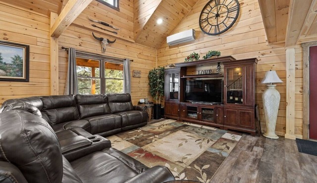 East Pines :Modern Cabin in nature