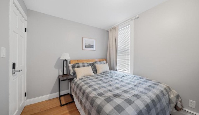Easy Commute South Boston 4BR 1BH Apt