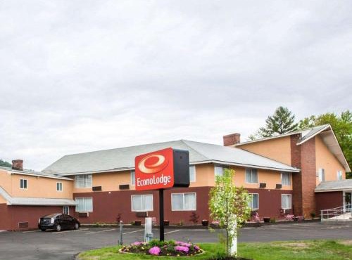 Econo Lodge Lakes Region