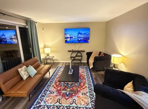 Edmonton three bedrooms two baths 5 beds