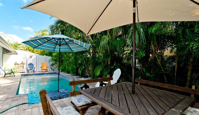 Egret's Landing -Beach Days, Private Poolside Nights & Island Memories