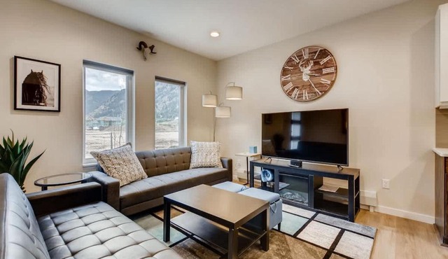 Elbert's Escape - Sleeps 8 - Lakefront Views New