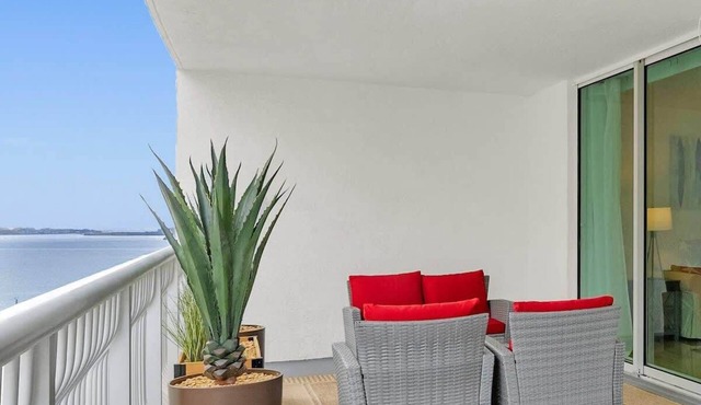 Elegant 1 bdr on Brickell Bay Pool & free Parking