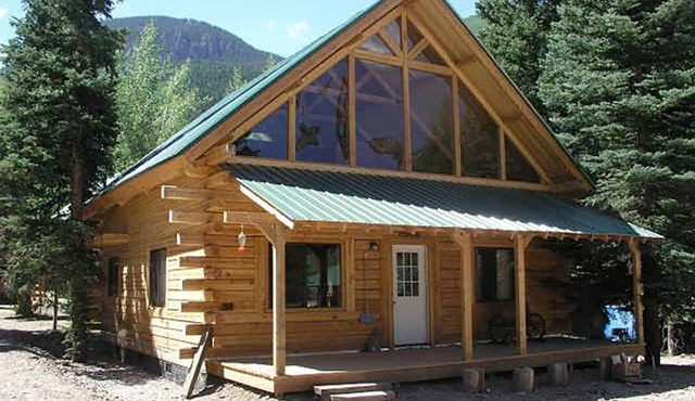 Elk Log Home 4 bed 2 bath W/D