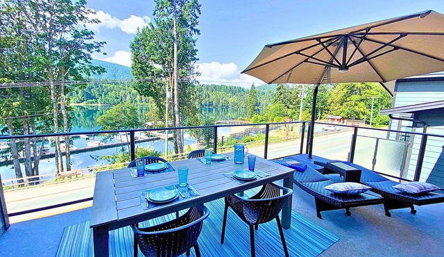 Enjoy This Fully Equipped, Modern Lakehouse Escape w/King Bed & Amazing Views