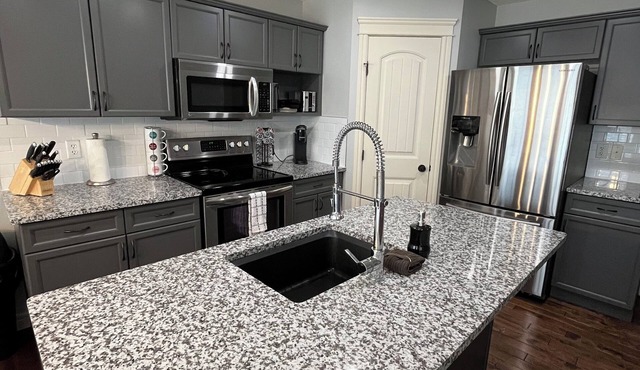 Entire 3bed 4bath house in Sherwood Park with fenced yard!