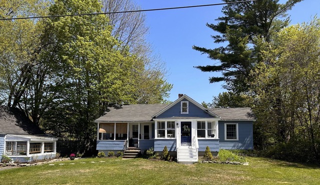 Entire House Downtown Freeport, Walking Distance to Everything!